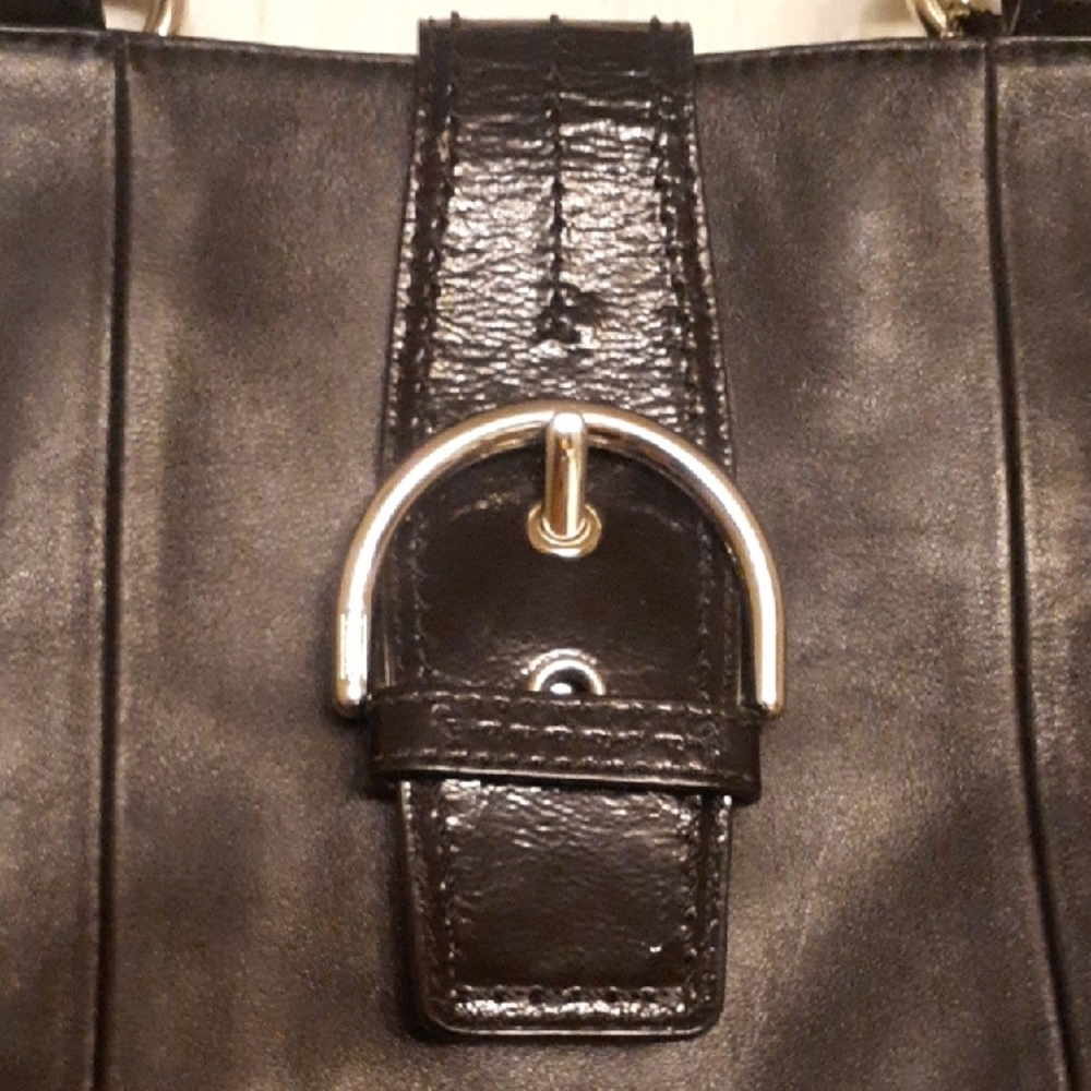 Coach Classic Black Leather Shoulder Bag with Silver Hardware, EUC.